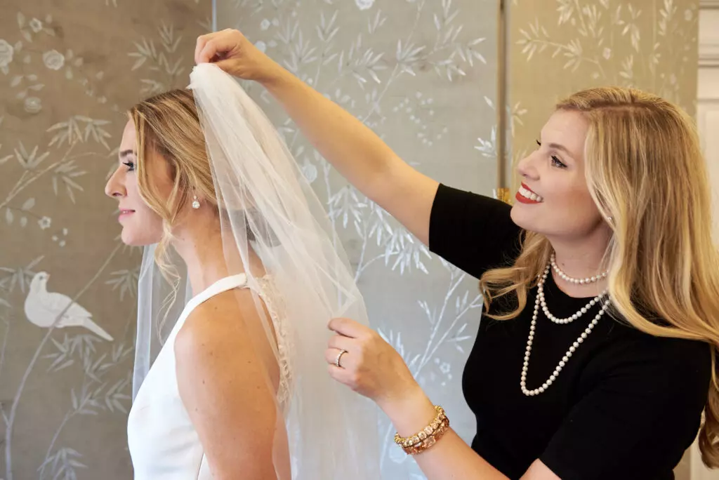 In person wedding styling. Wedding dress shopping with Julie Sabatino: Expert wedding stylist and consultant. Consultation, Customized Itinerary, shopping and more.
