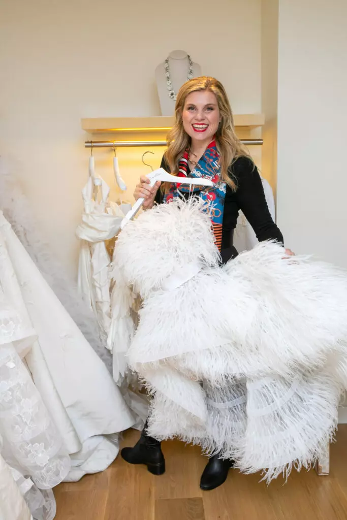 In person wedding styling. Wedding dress shopping with Julie Sabatino: Expert wedding stylist and consultant.