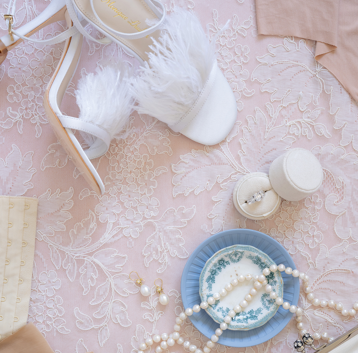 Everything You Need to Take to Your Final Wedding Dress Fitting
